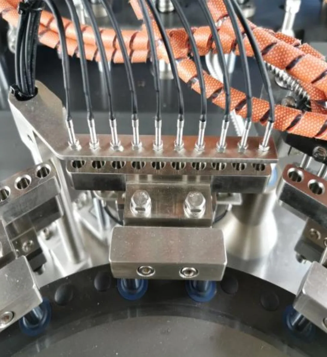 KMCL-600 – Abfüll- und Versiegelungsmaschine für flüssigkeitsgefüllte Hartkapseln (Bild 3 von 3)